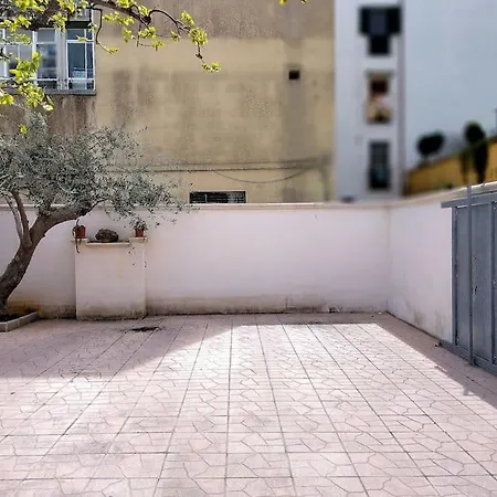 Intero Alloggio, Binario 18 شقة