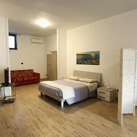 شقة Intero Alloggio, Binario 18 برينديسي