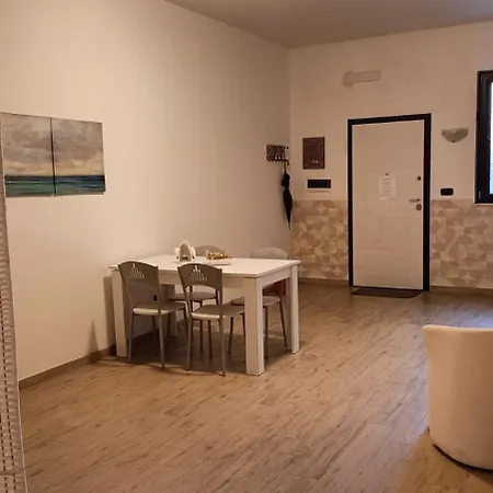 Intero Alloggio, Binario 18 *