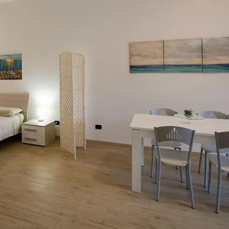 Intero Alloggio, Binario 18 *