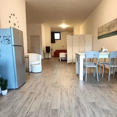 Intero Alloggio, Binario 18 Brindisi